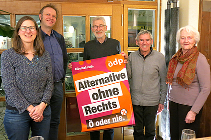 Die neu gewählten Kreisvorsitzende der ÖDP-Kreisgruppe BGL Barbara Winkler (von links), daneben der neue Schatzmeister Martin Kienast, Willi Winkler, Walter Soraruf und Kreisrätin Agnes Thanbichler